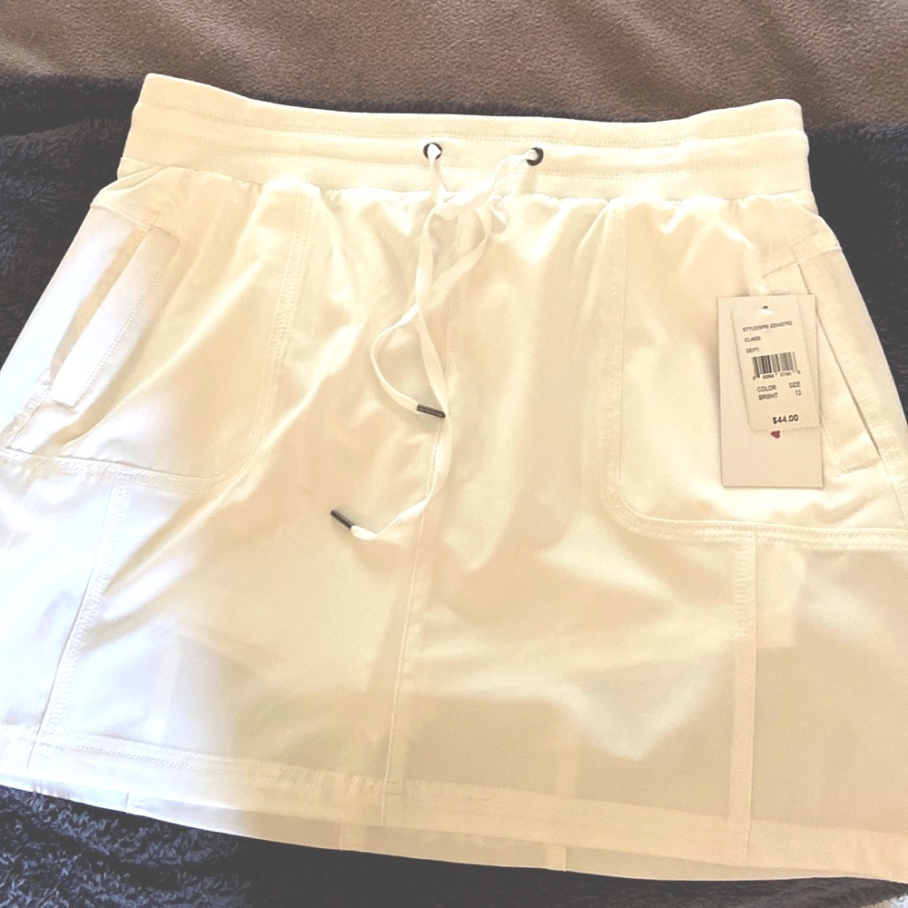 Ladies White Skort Active Wear NWT